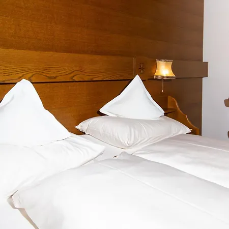 Sonnenhotel Soldanella Sonneck فندق سامنون