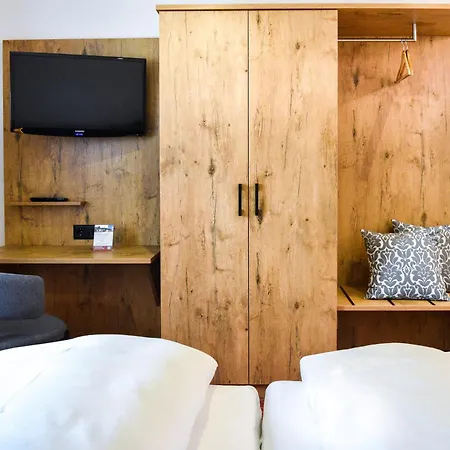 Sonnenhotel Soldanella Sonneck 3* سامنون