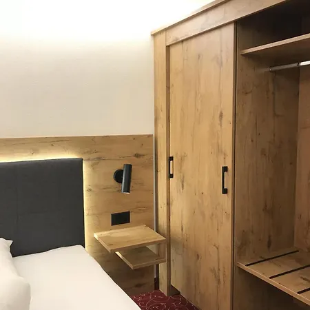 ホテル ゾンネンホテル ソンダネラ ゾンネック ザムナウン